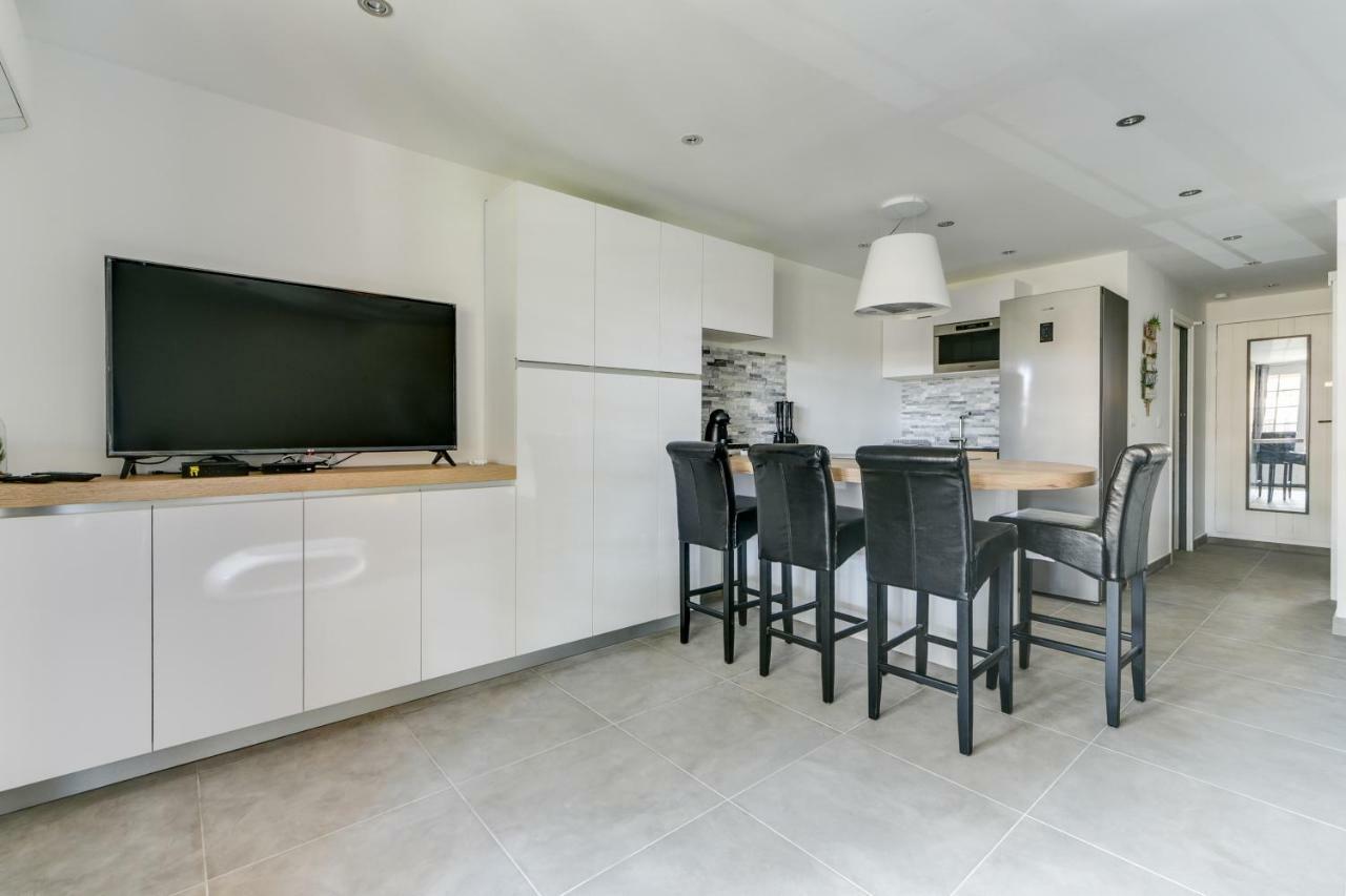 Le Hameau Des Pins Apartment